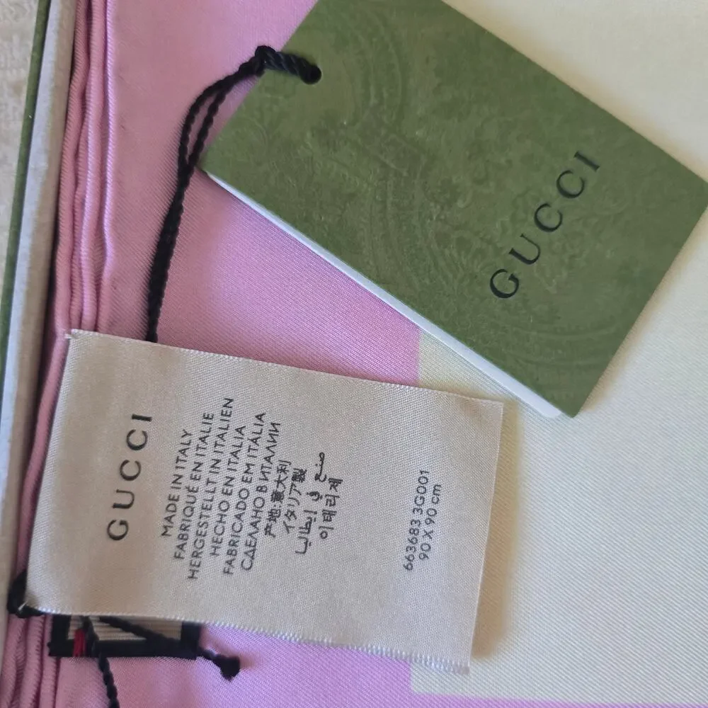 Gucci gorgeous scarf